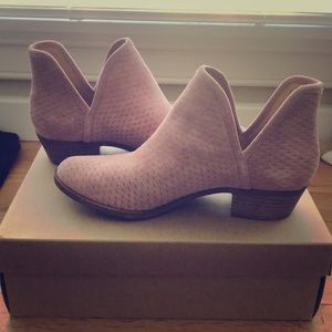 Lucky Brand light pink suede booties